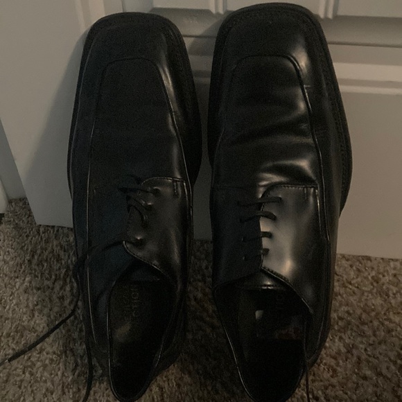 Mens shoes in good shape. - Picture 2 of 3
